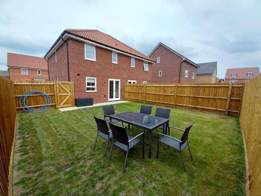 Villa Cozy 3 Bed Sasha House In Beeston Nottingham Esterno foto